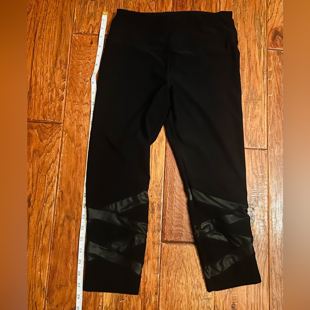 Black- small- leggings